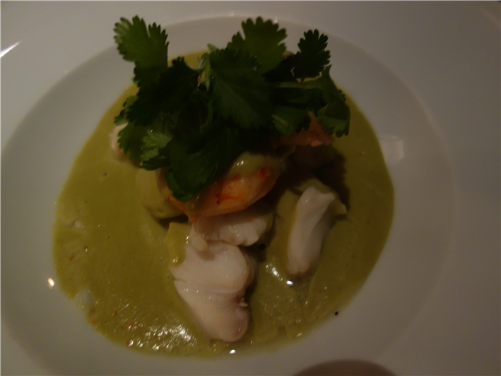 Thai curry with prawns and hake